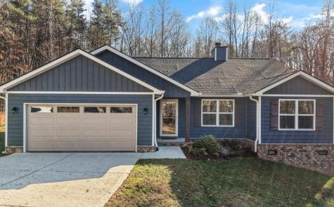 8600 Lakeland Drive Lenoir City, TN 37772